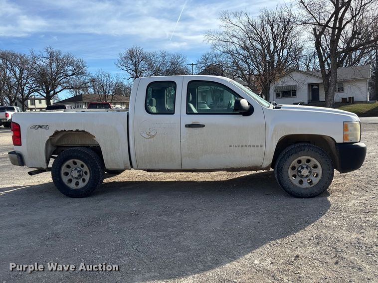 image for item FI0869 2009 Chevrolet Silverado 1500 Ext. Cab pickup truck