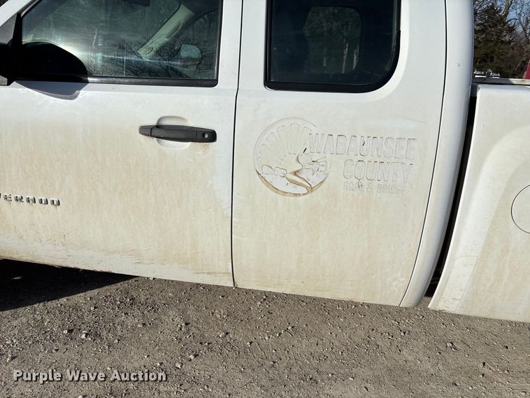 image for item FI0869 2009 Chevrolet Silverado 1500 Ext. Cab pickup truck