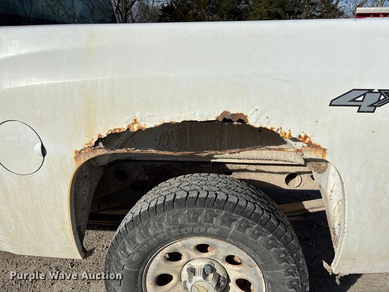 image for item FI0869 2009 Chevrolet Silverado 1500 Ext. Cab pickup truck