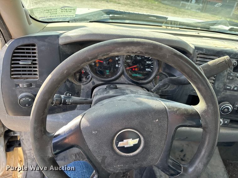 image for item FI0869 2009 Chevrolet Silverado 1500 Ext. Cab pickup truck