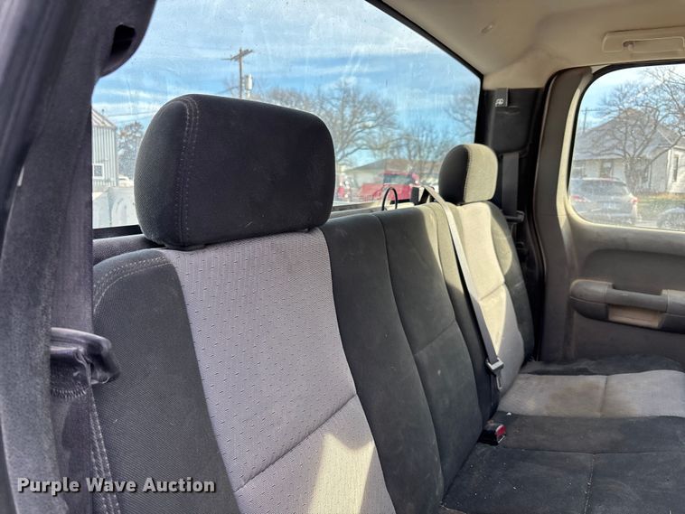 image for item FI0869 2009 Chevrolet Silverado 1500 Ext. Cab pickup truck