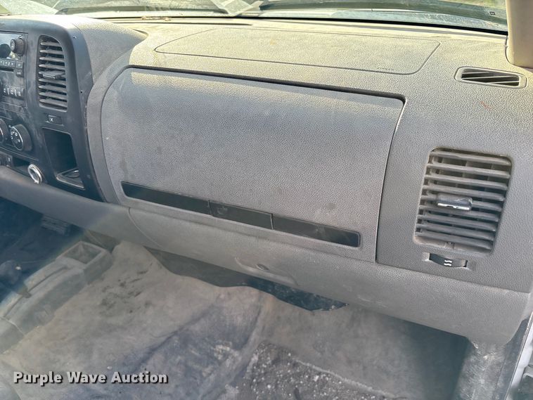 image for item FI0869 2009 Chevrolet Silverado 1500 Ext. Cab pickup truck