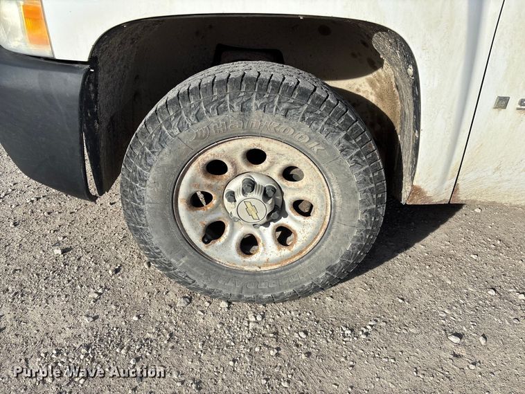 image for item FI0869 2009 Chevrolet Silverado 1500 Ext. Cab pickup truck