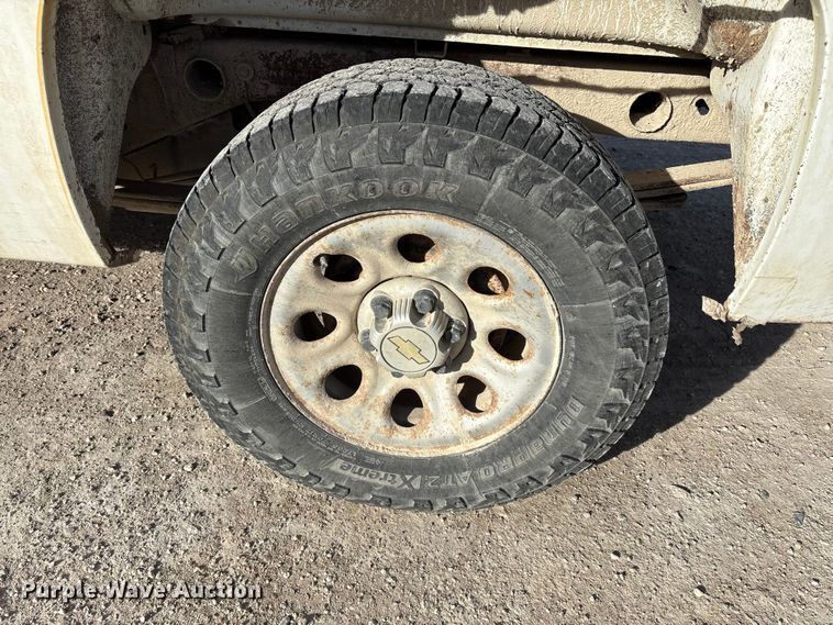 image for item FI0869 2009 Chevrolet Silverado 1500 Ext. Cab pickup truck