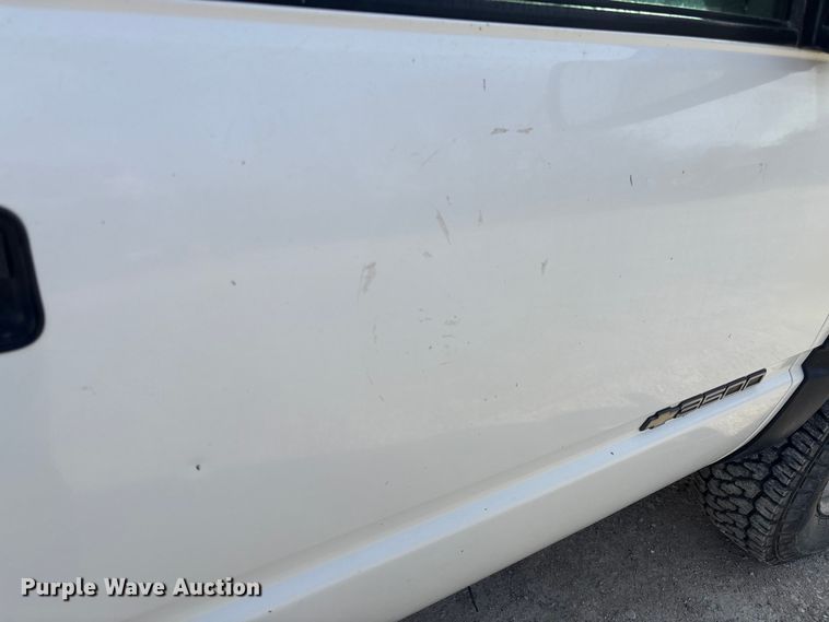 image for item FI0870 1999 Chevrolet K3500 pickup truck