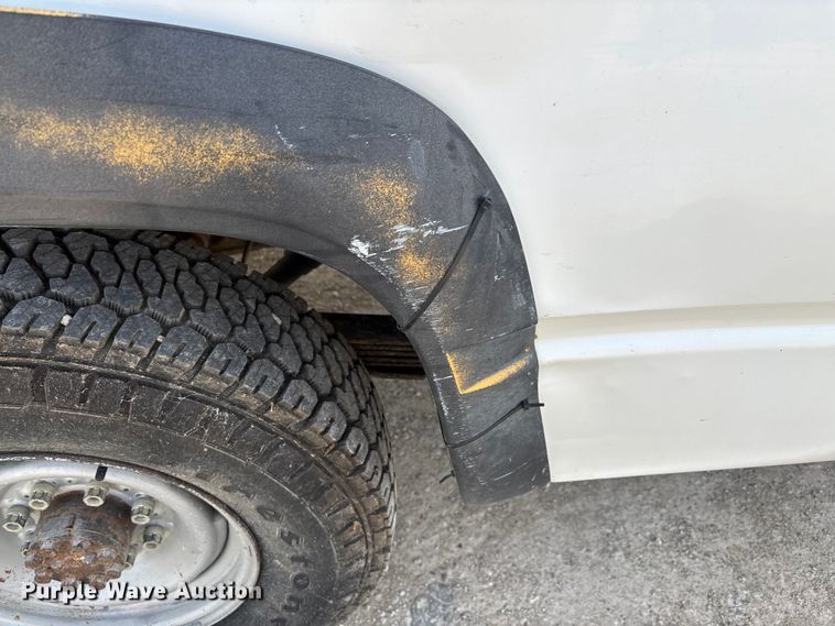 image for item FI0870 1999 Chevrolet K3500 pickup truck