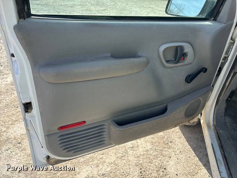 image for item FI0870 1999 Chevrolet K3500 pickup truck