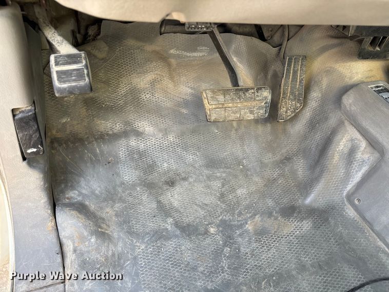 image for item FI0870 1999 Chevrolet K3500 pickup truck