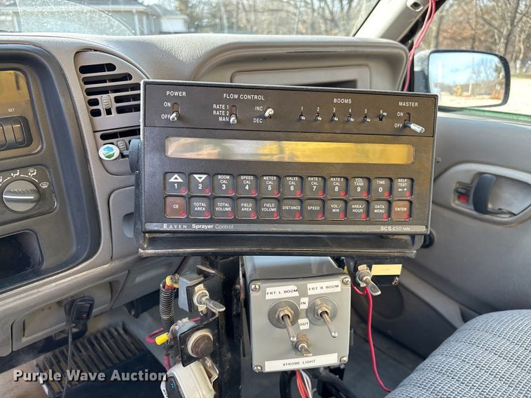 image for item FI0870 1999 Chevrolet K3500 pickup truck