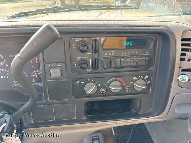 image for item FI0870 1999 Chevrolet K3500 pickup truck