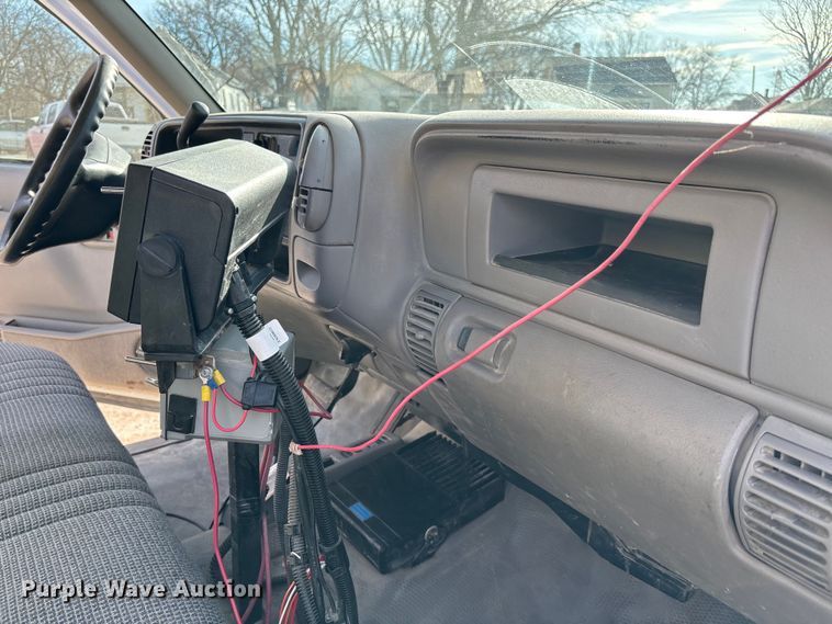 image for item FI0870 1999 Chevrolet K3500 pickup truck