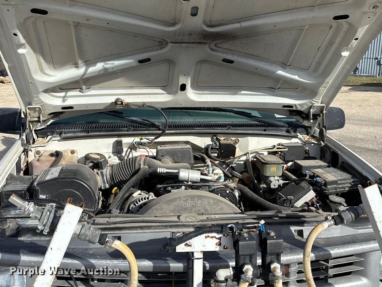 image for item FI0870 1999 Chevrolet K3500 pickup truck