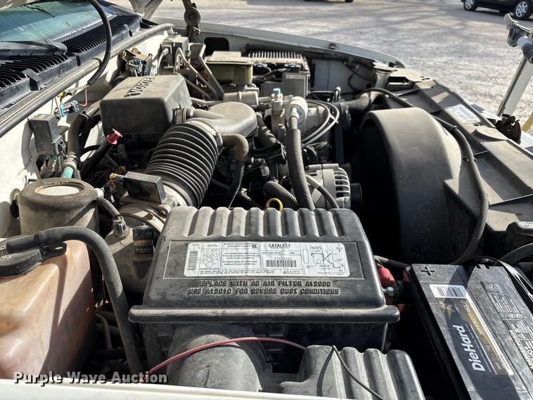 image for item FI0870 1999 Chevrolet K3500 pickup truck