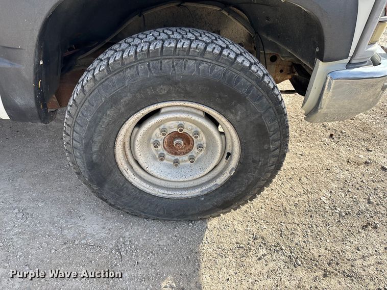 image for item FI0870 1999 Chevrolet K3500 pickup truck