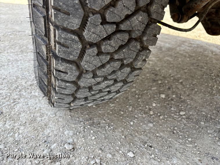 image for item FI0870 1999 Chevrolet K3500 pickup truck