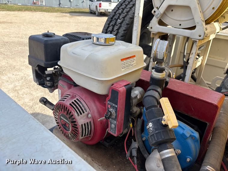 image for item FI0870 1999 Chevrolet K3500 pickup truck