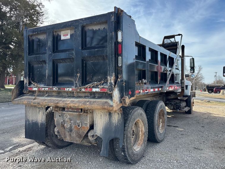 image for item FI0871 2007 International  7400 dump truck