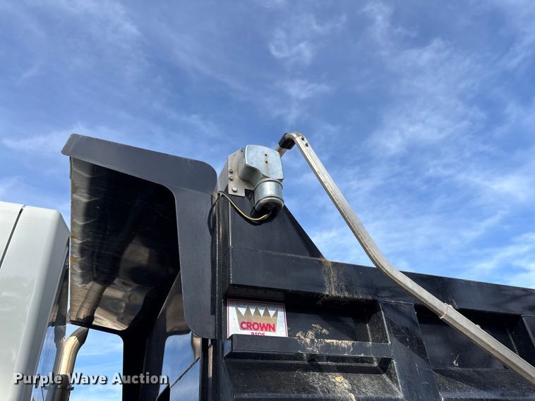 image for item FI0871 2007 International  7400 dump truck