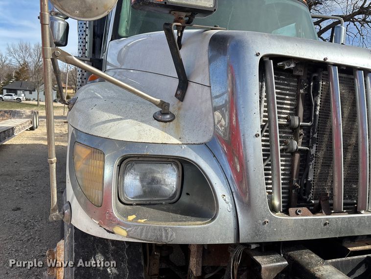 image for item FI0871 2007 International  7400 dump truck