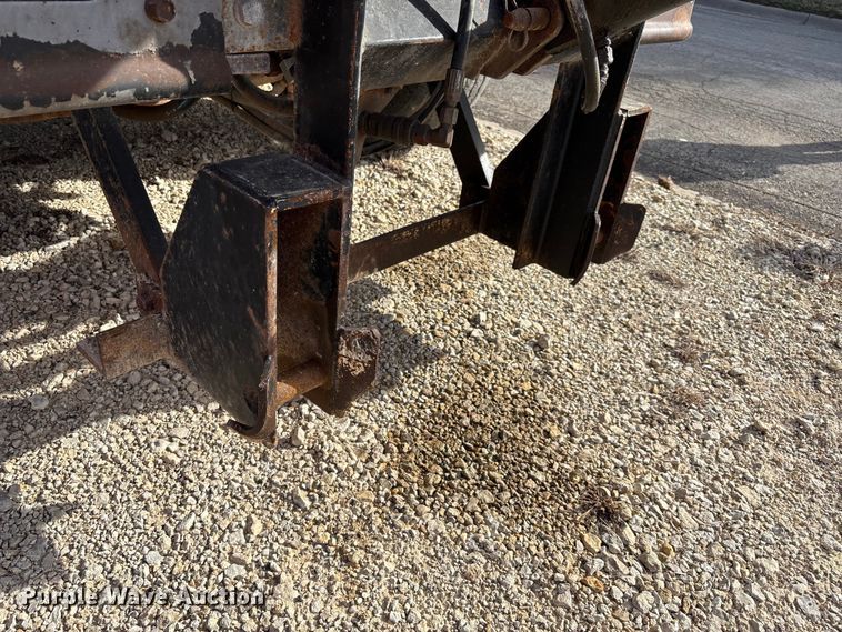 image for item FI0871 2007 International  7400 dump truck