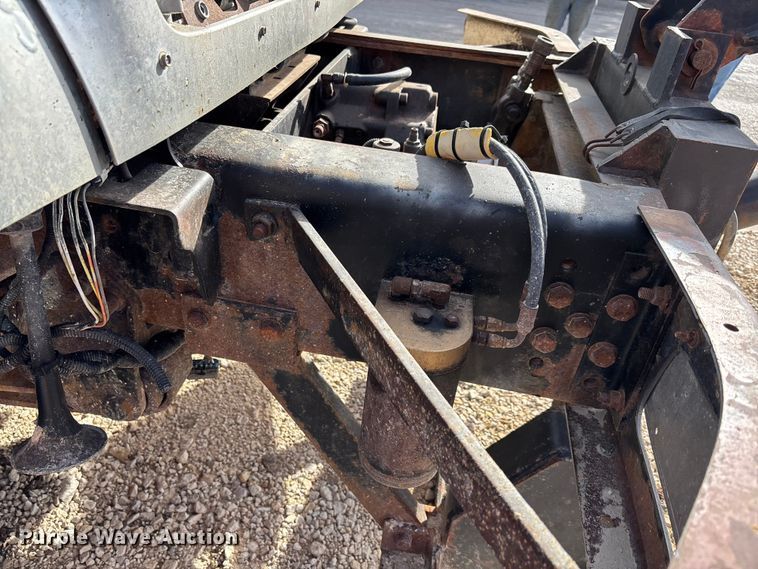 image for item FI0871 2007 International  7400 dump truck