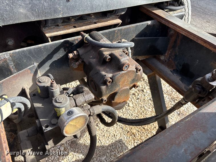 image for item FI0871 2007 International  7400 dump truck