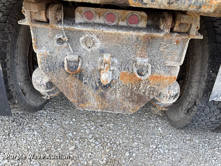 image for item FI0871 2007 International  7400 dump truck