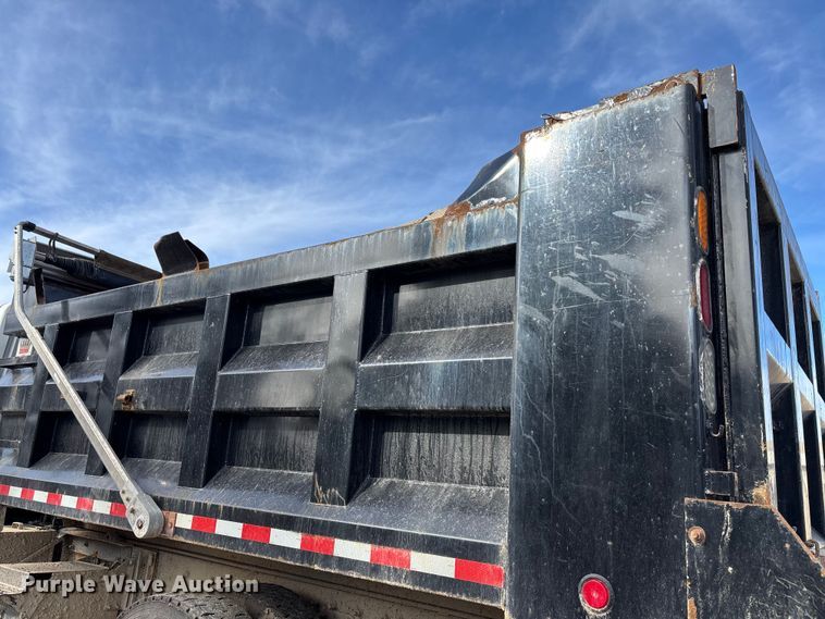 image for item FI0871 2007 International  7400 dump truck