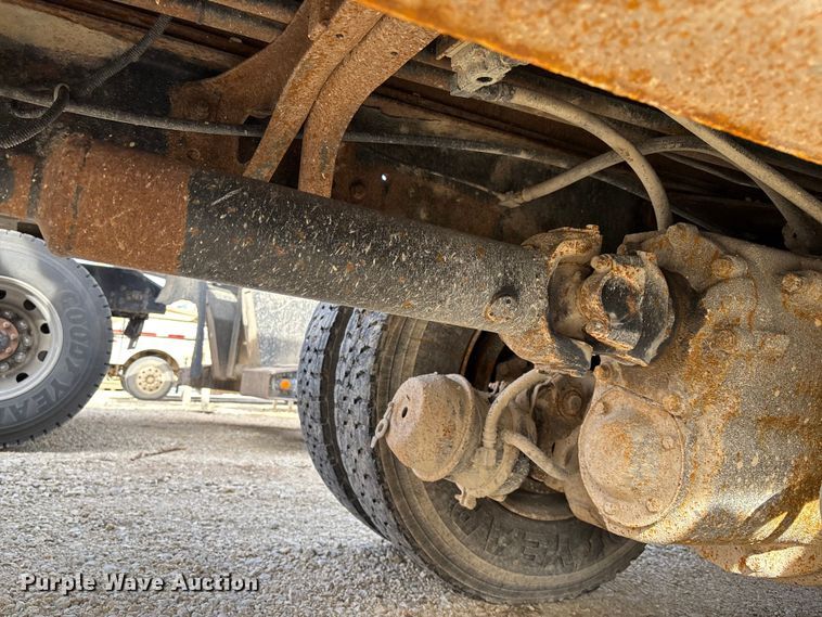 image for item FI0871 2007 International  7400 dump truck