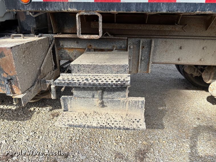 image for item FI0871 2007 International  7400 dump truck