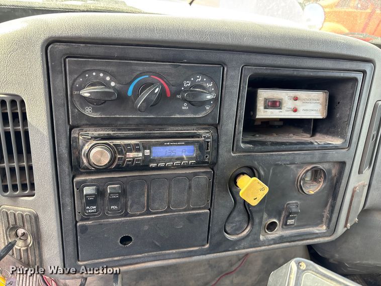 image for item FI0871 2007 International  7400 dump truck