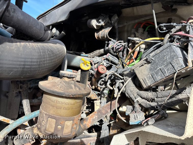 image for item FI0871 2007 International  7400 dump truck