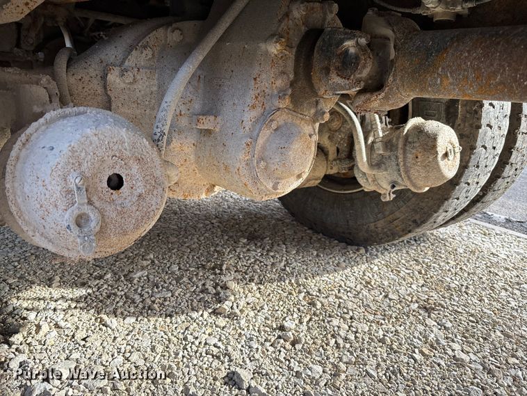 image for item FI0871 2007 International  7400 dump truck