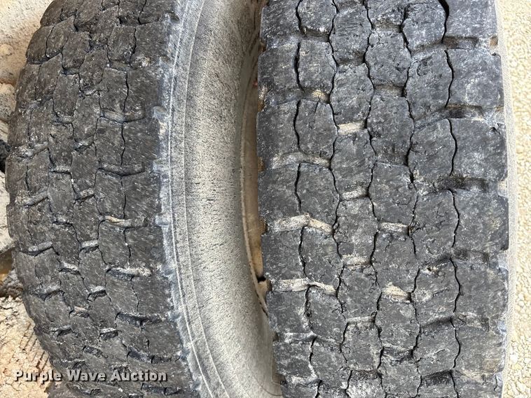 image for item FI0871 2007 International  7400 dump truck