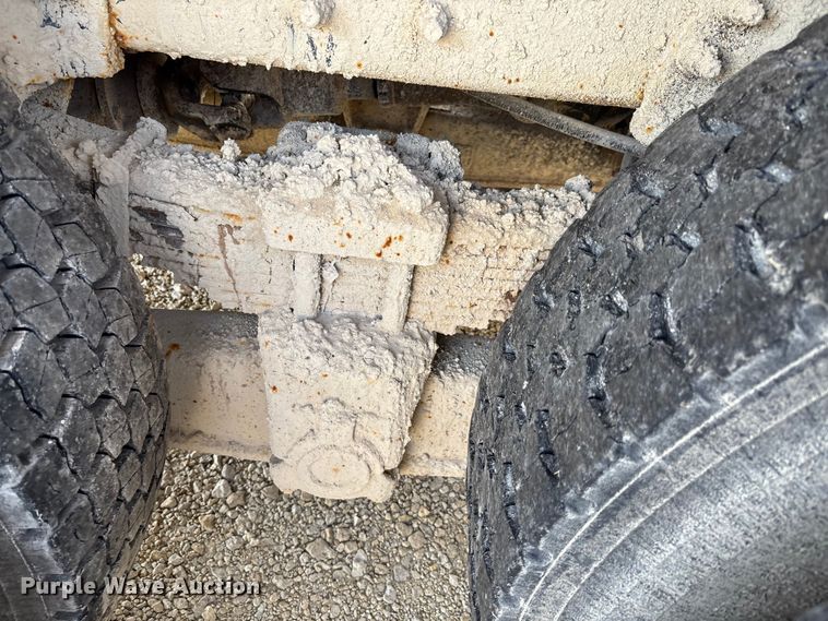 image for item FI0871 2007 International  7400 dump truck