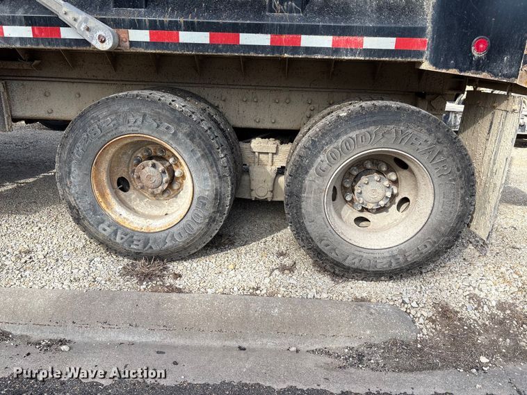 image for item FI0871 2007 International  7400 dump truck