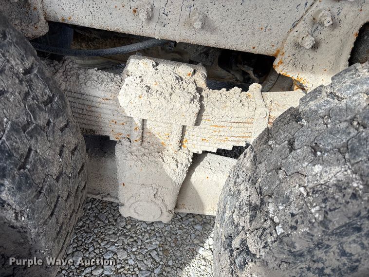 image for item FI0871 2007 International  7400 dump truck