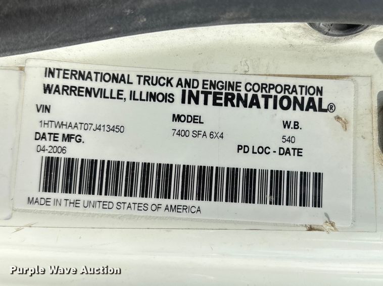 image for item FI0871 2007 International  7400 dump truck