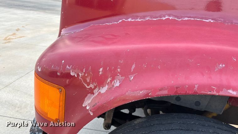 image for item FI0929 1990 International F4900 dump truck