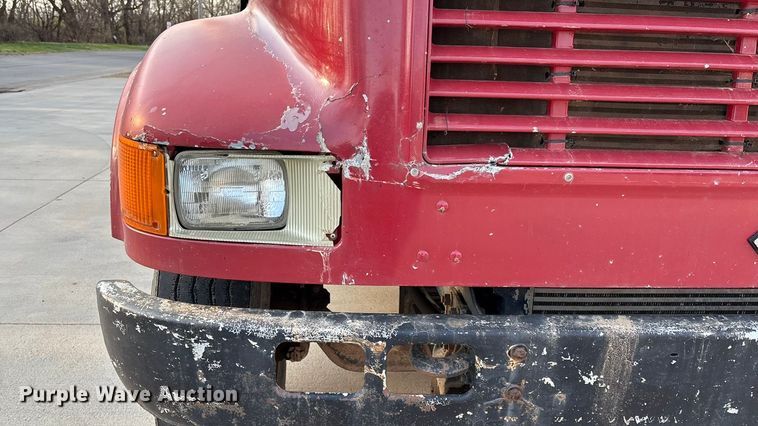 image for item FI0929 1990 International F4900 dump truck
