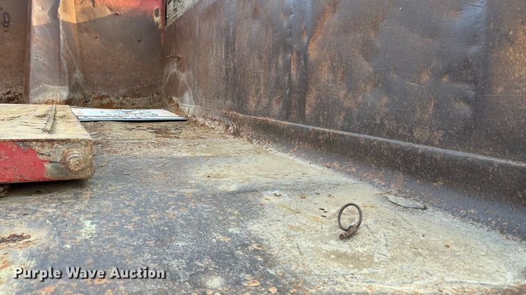 image for item FI0929 1990 International F4900 dump truck