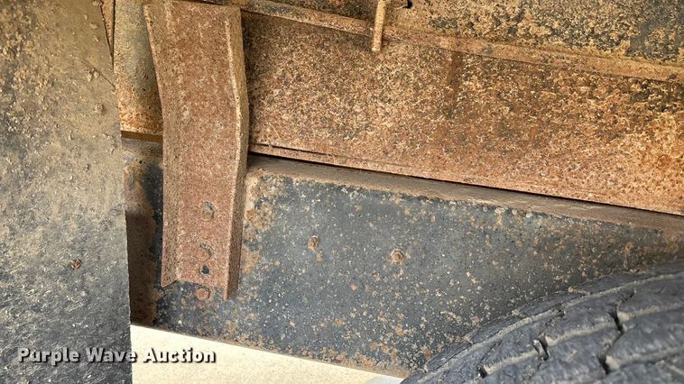 image for item FI0929 1990 International F4900 dump truck