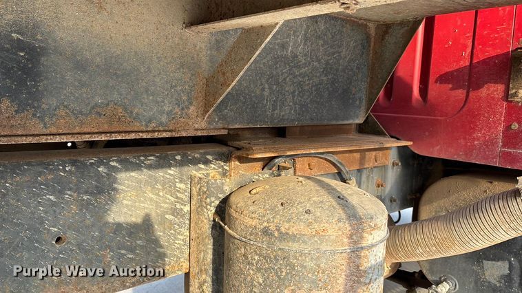 image for item FI0929 1990 International F4900 dump truck