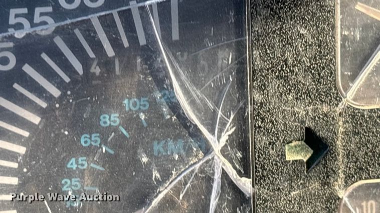 image for item FI0929 1990 International F4900 dump truck