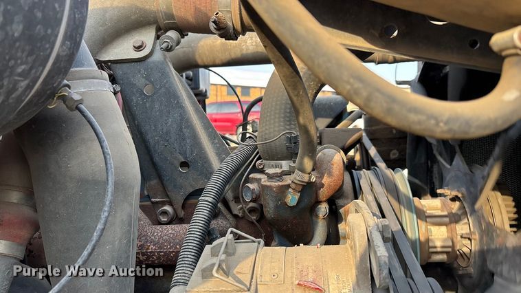 image for item FI0929 1990 International F4900 dump truck