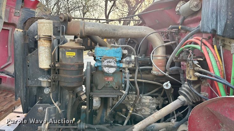 image for item FI0929 1990 International F4900 dump truck