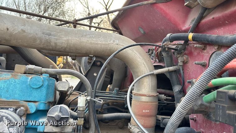 image for item FI0929 1990 International F4900 dump truck