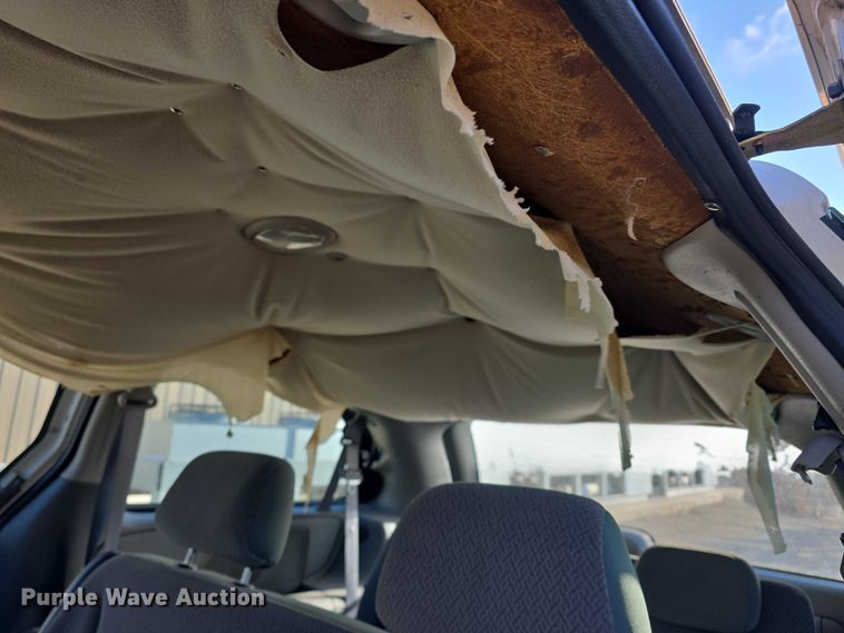 image for item FI0930 2006 Dodge Grand Caravan van