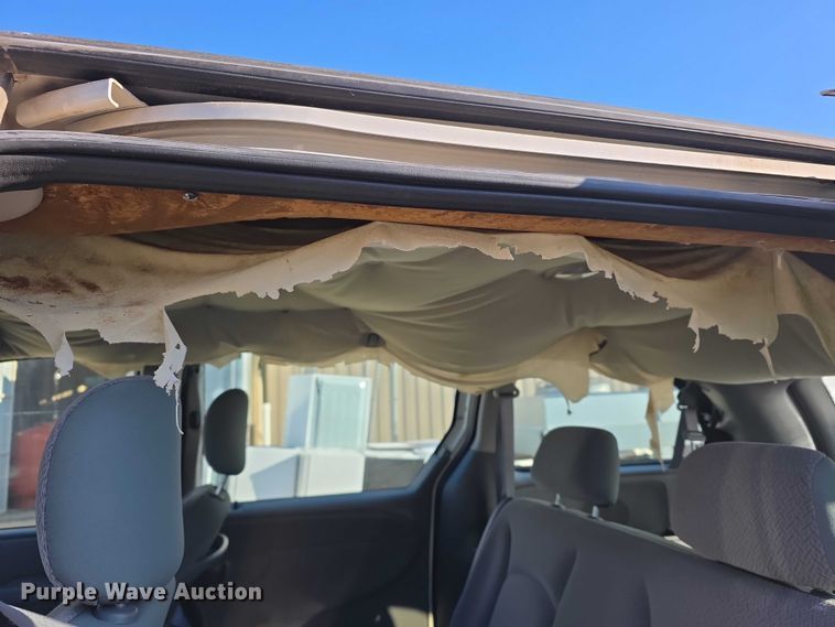 image for item FI0930 2006 Dodge Grand Caravan van