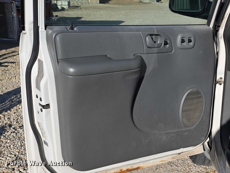 image for item FI0930 2006 Dodge Grand Caravan van